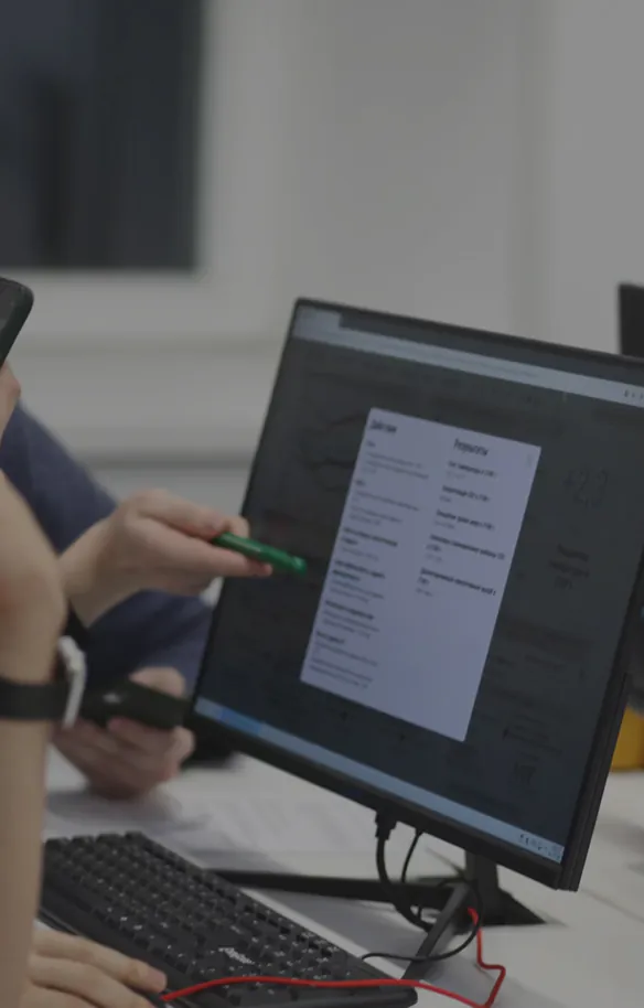 حاويات وعقود نظافة 14 home section 6 column 2 background